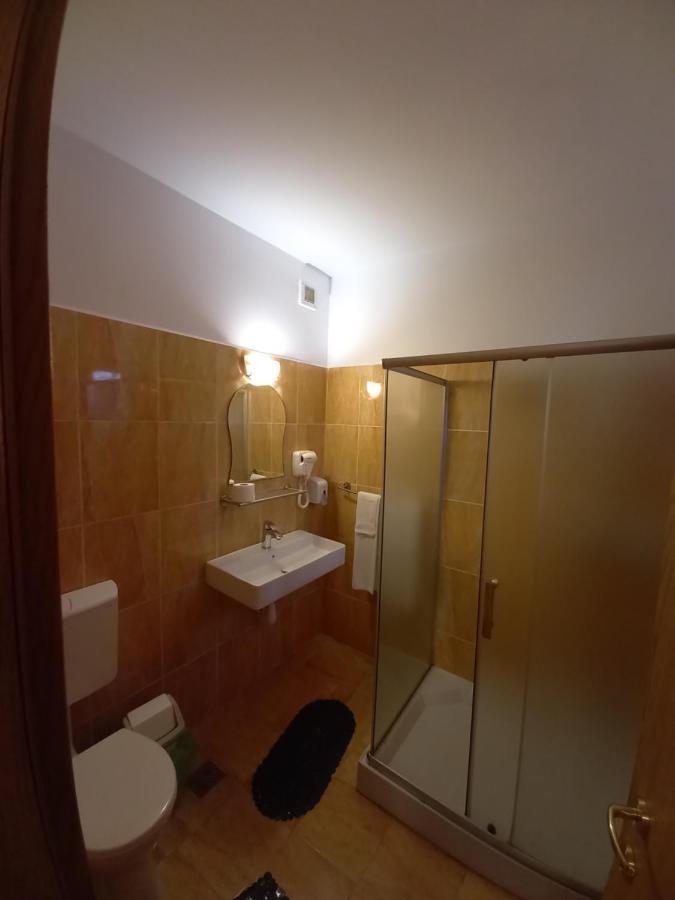 Pensiunea Riunione Braşov Buitenkant foto