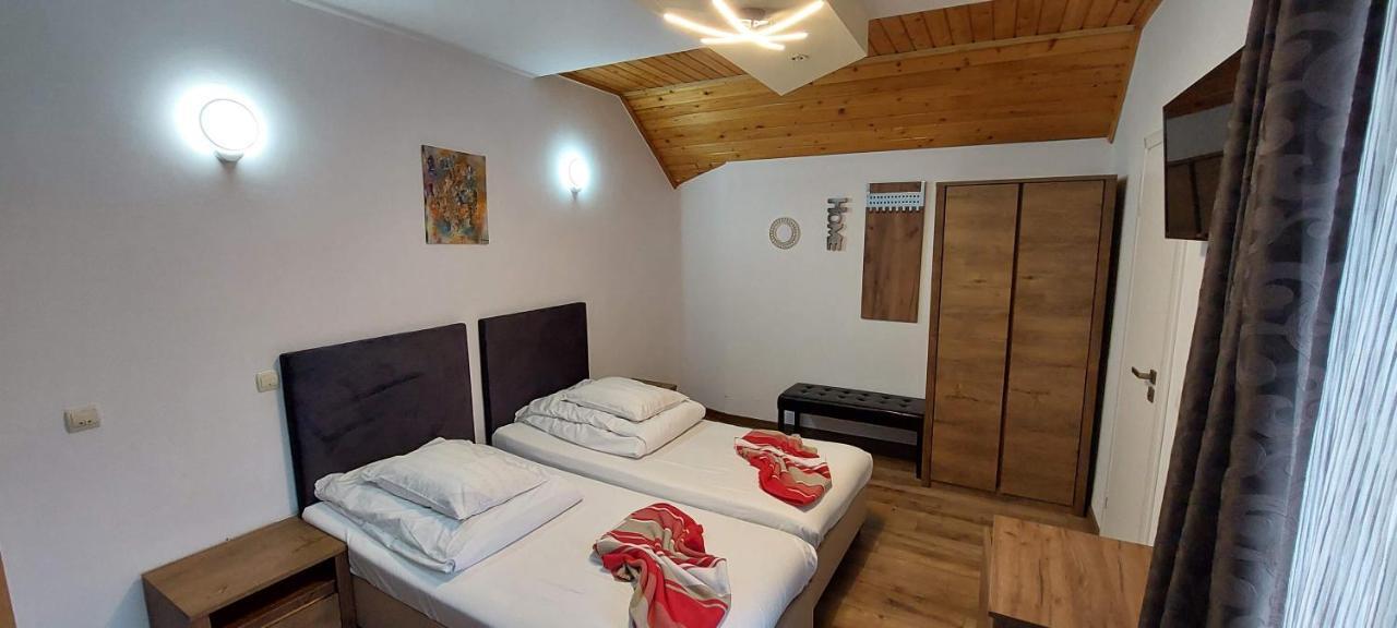 Pensiunea Riunione Braşov Buitenkant foto